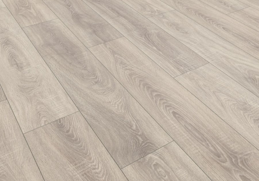 SEATTLE OAK 12MM LAMINATE FLOORING **PER SQ YARD**